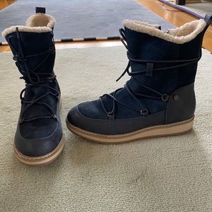 White Mountain Shearling Lined Hiking Style Boots